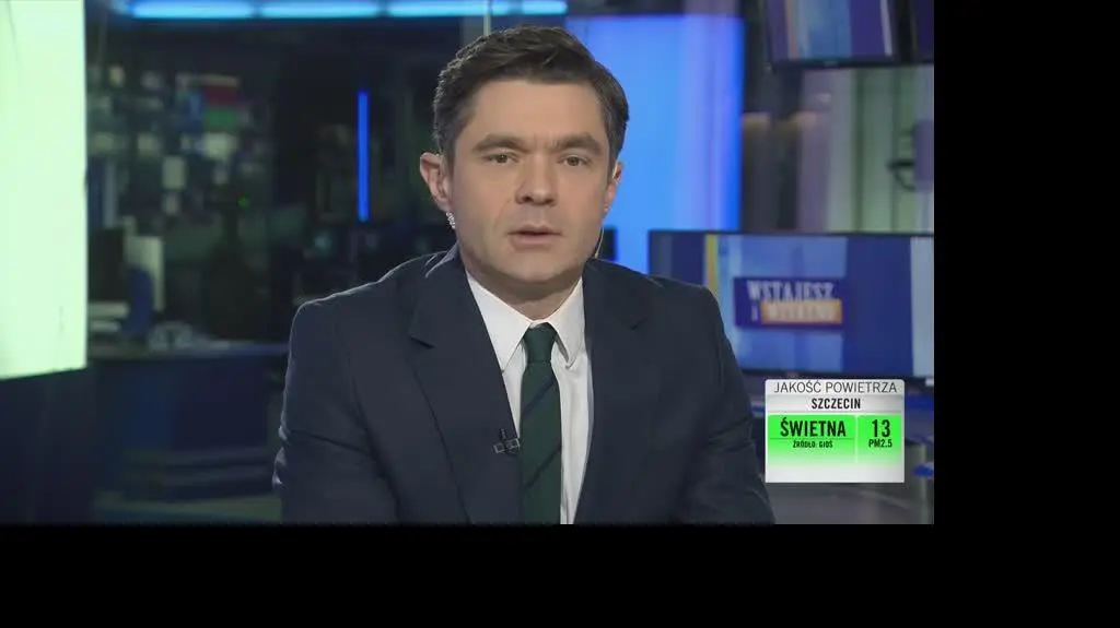 Samochód uderzył w budynek