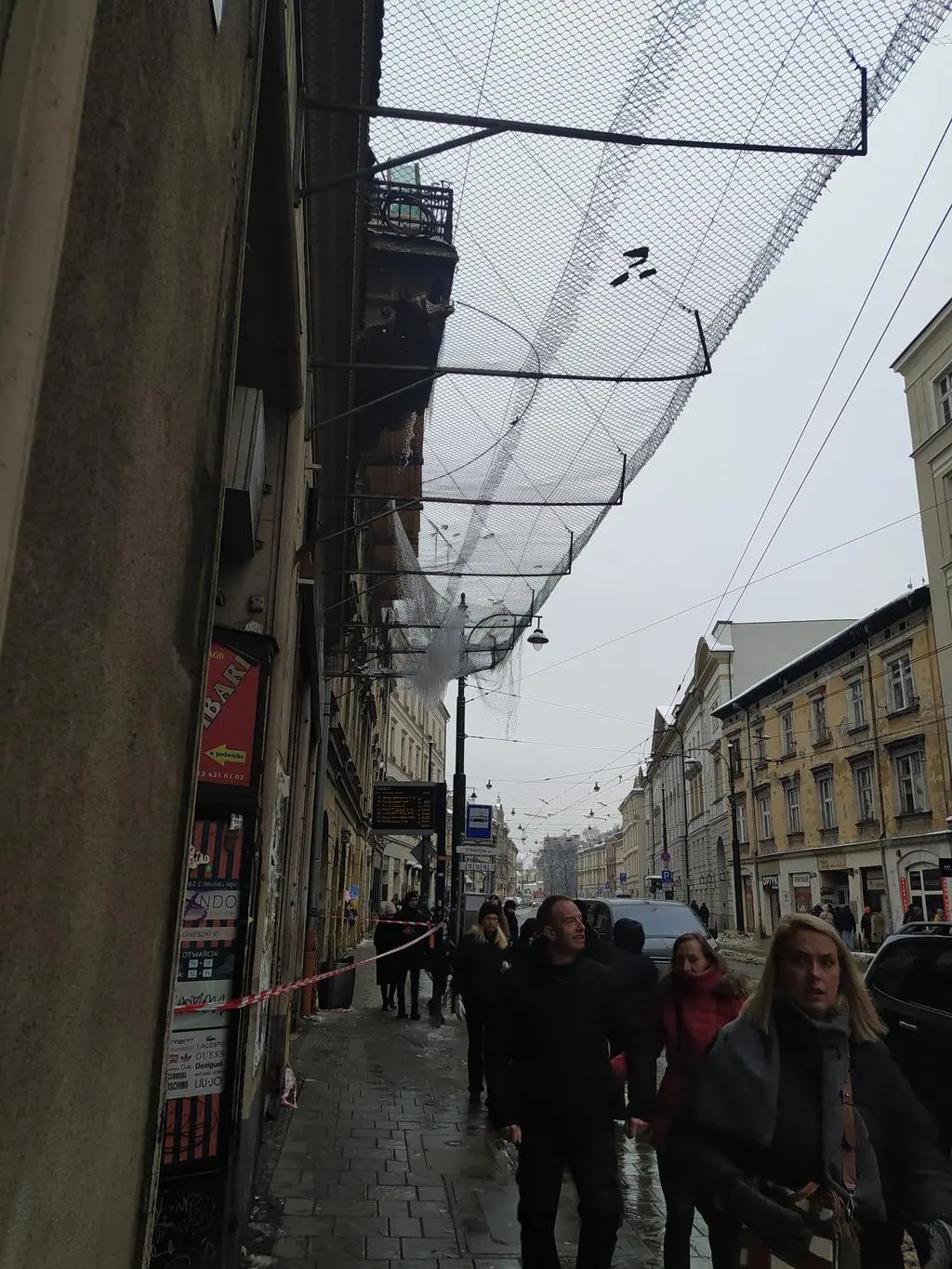 Sople nad przystankiem Stradom