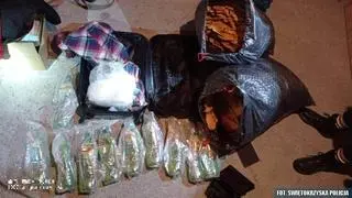 Cztery osoby zostały zatrzymane i usłyszały zarzuty