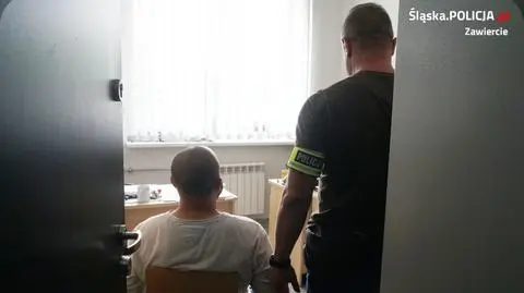 Podczas jazdy jej partner wyciągnął nóż, więc 25-latka chwyciła za kierownicę i wjechała do rowu