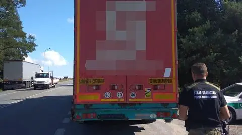 Zaginione 16 lat temu włoskie tablice rejestracyjne znalazły się w Chyżnem