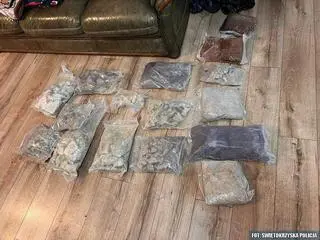 Cztery osoby zostały zatrzymane i usłyszały zarzuty