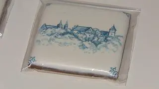 Piernik w stylu ceramiki z Delft