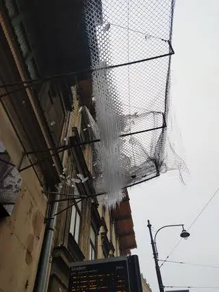 Sople nad przystankiem Stradom