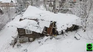 Dach zawalił się pod naporem śniegu