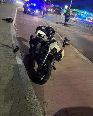 Zderzenie samochodu i motocykla