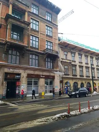 Sople nad przystankiem Stradom