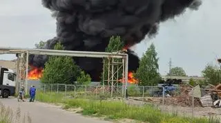 Kłęby czarnego nad Toruniem