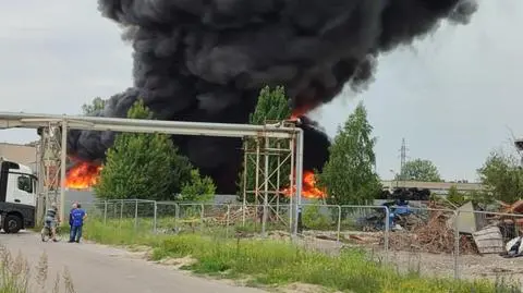 Pożar na terenie dawnego zakładu przemysłowego w Toruniu