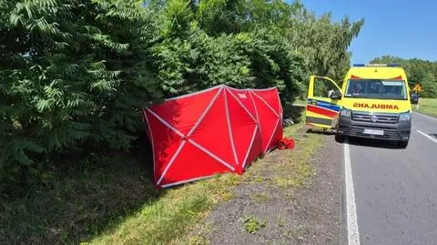 Motocyklista uderzył w ciężarówkę. Nie udało się go uratować