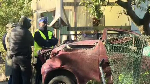 Zjechała z drogi, staranowała ogrodzenie i uderzyła w dom. Młoda kobieta nie żyje