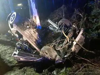 W pojeździe znajdował się zakleszczony mężczyzna