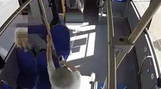 Na skutek ostrego hamowania, przewróciła się pasażerka autobusu