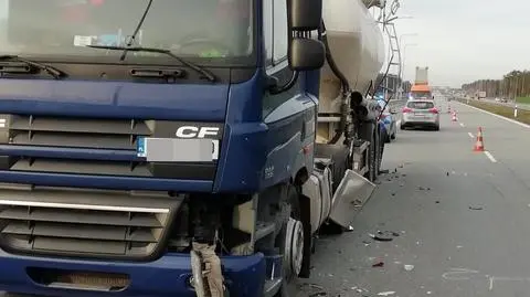 Wysiadł z szoferki i stał przy ciężarówce. Został śmiertelnie potrącony