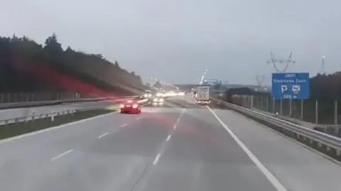 Kilka metrów od wypadku, kierowca uciekł w ostatniej chwili