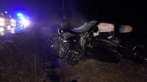 Ucieczka przed policją skończyła się czołowym zderzeniem. Kierowca nie żyje