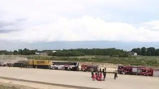 Zderzenie dwóch ciężarówek i autobusu