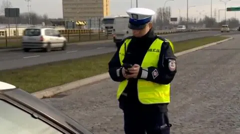 Policja od początku roku zawsze kontroluje stan licznika (wideo archiwalne)