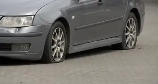 Samochód, którym próbował uciekać 33-latek