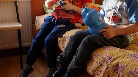 Mama powiedziała, że musi ich zostawić. Czterech małych chłopców znalazło nowy dom