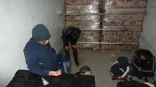 W chłodni podróżowało siedem osób