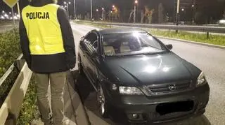 Jadący tym autem 26-latek uderzył Władimira prawym lusterkiem