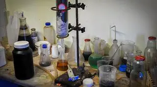 Zlikwidowane zostały dwa laboratoria