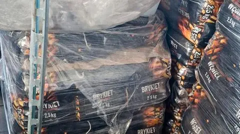 Z marketu zniknęły worki z brykietem 