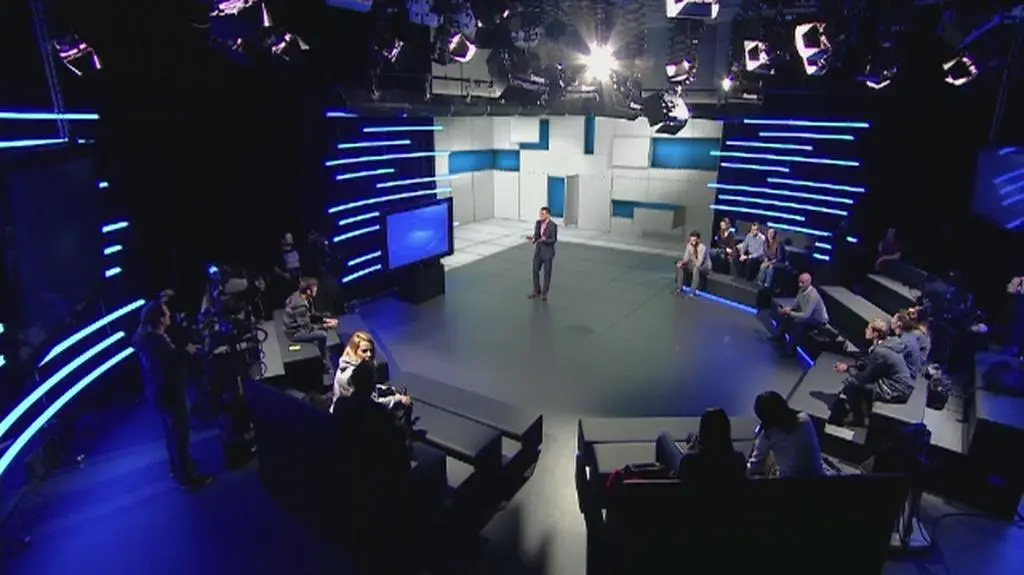 3 studia, 4 prowadzących, "kompletnie nowa formuła". "Czas decyzji" w TVN24