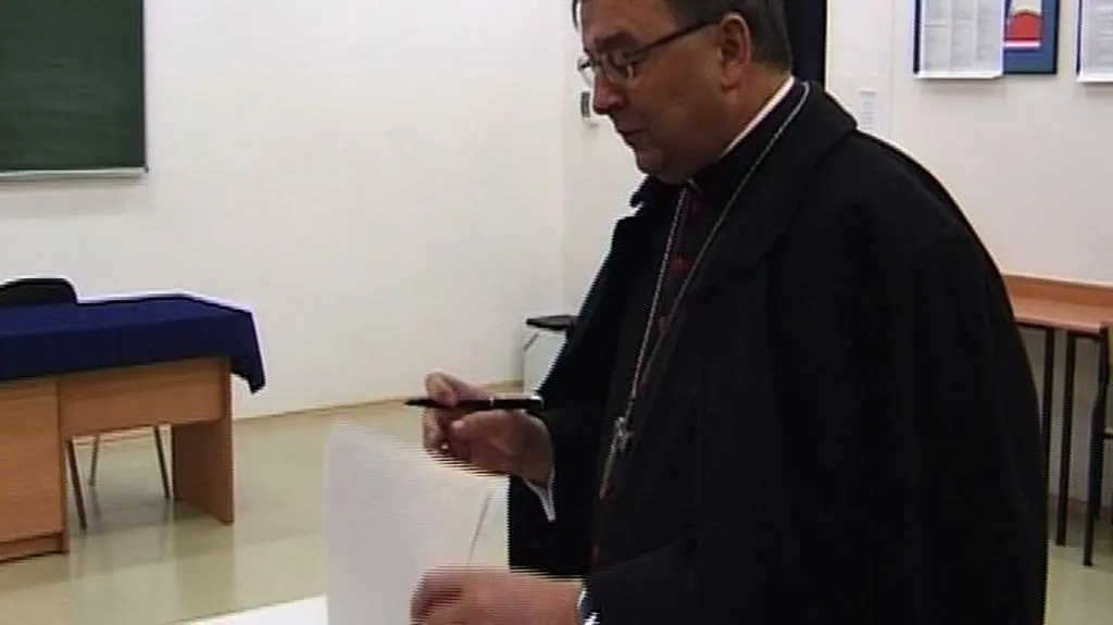 Abp Życiński głosuje w Lublinie