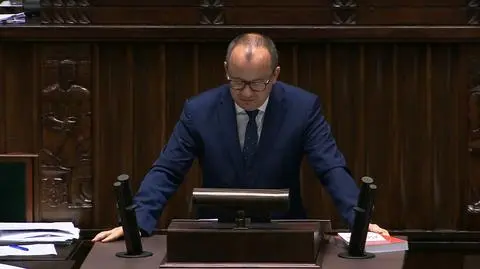 Adam Bodnar złożył sprawozdanie. W środku nocy i przy niemal pustej sali 