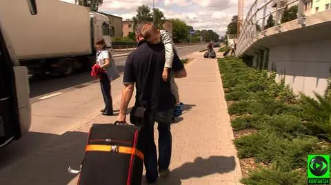 Adam Łoboda, jeden z pasażerów, opisuję sytuacje na lotnisku