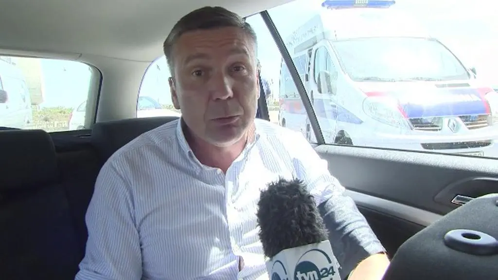 Adam sprawdza, jak zachowa się jego organizm w nagrzanym aucie 