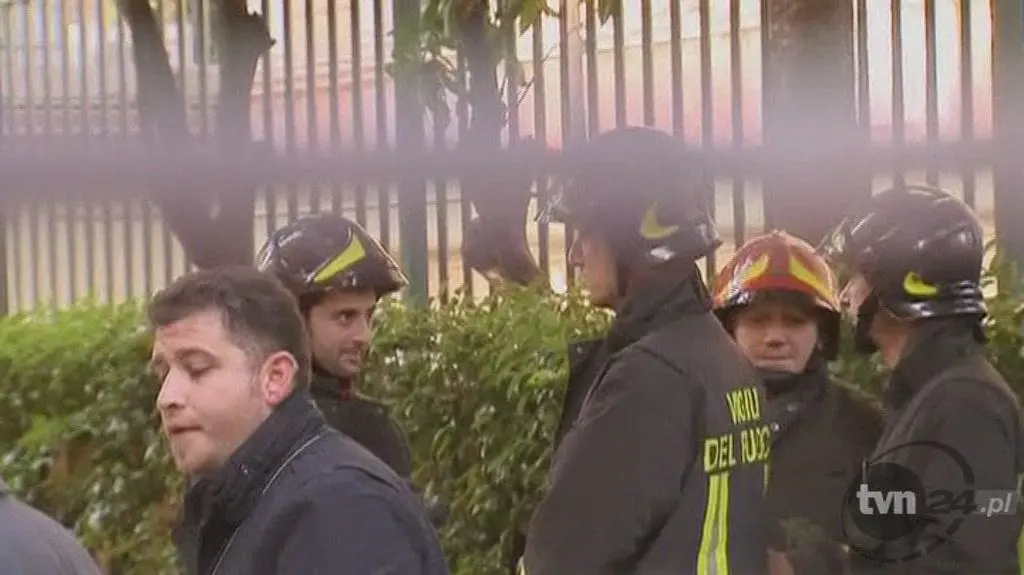 Akcja policji przed ambasadami Chile i Ukrainy