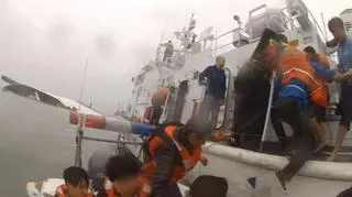 Amatorskie nagrania z pierwszych akcji ratunkowych u wybrzeży Korei Południowej