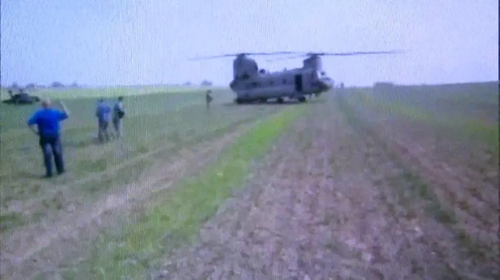 Amerykanie wylądowali na polu z rzepakiem 
