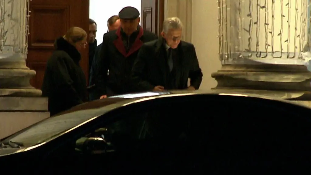 Andrzej Duda przyjął ślubowanie od Pawłowicz i Piotrowicza za zamkniętymi drzwiami