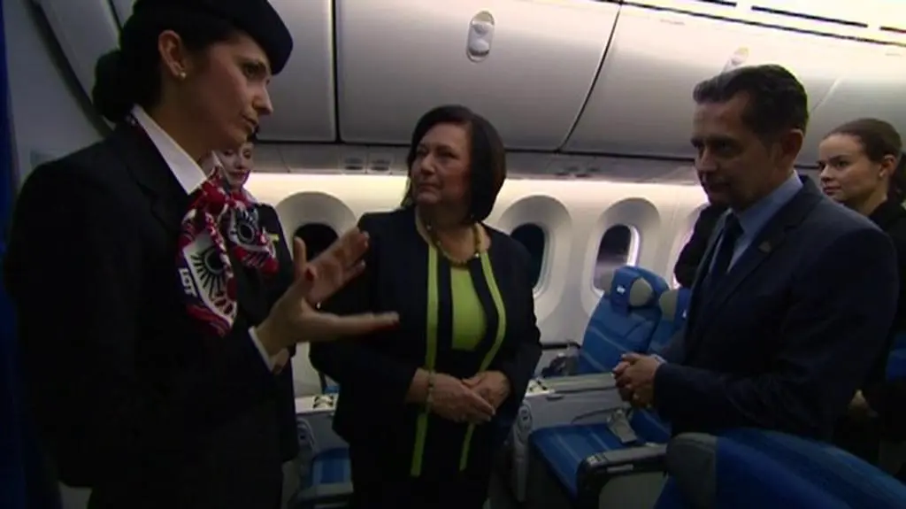 Anna Komorowska zwiedza Dreamlinera