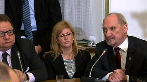 Antoni Macierewicz pyta o badania ciał ofiar