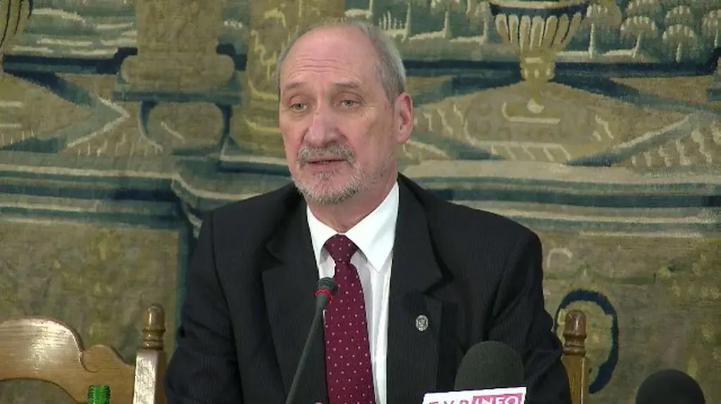Antoni Macierewicz wymienia cechy charakterystyczne eksplozji