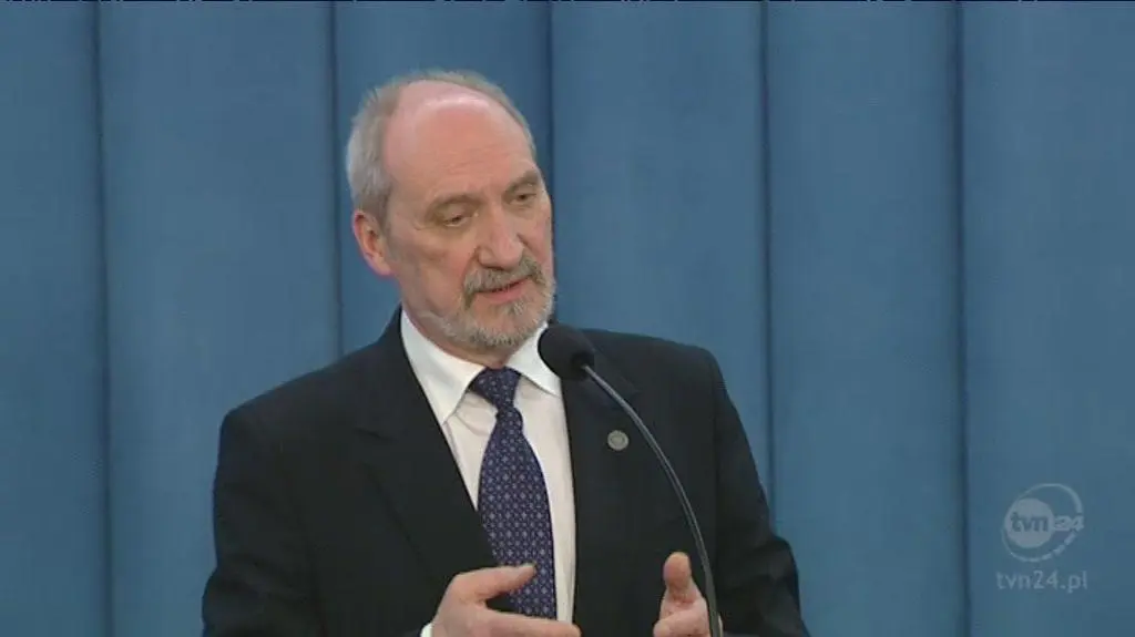 Antonie Macierewicz nie chce komentować słów szef MSZ