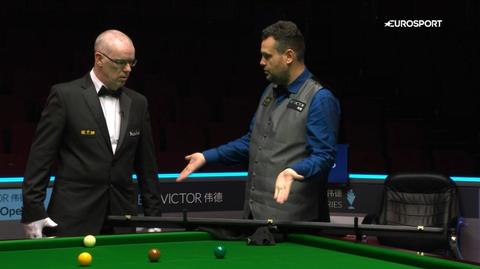 Niespotykana sytuacja przy stole. Snookerzysta pomylił kije