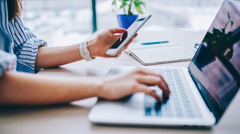 Koronawirus przytkał internet. "Ruch rośnie nieraz aż o 682 procent"