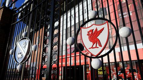 Pracownicy Liverpoolu na urlopie. "Unikną trudnej sytuacji finansowej"