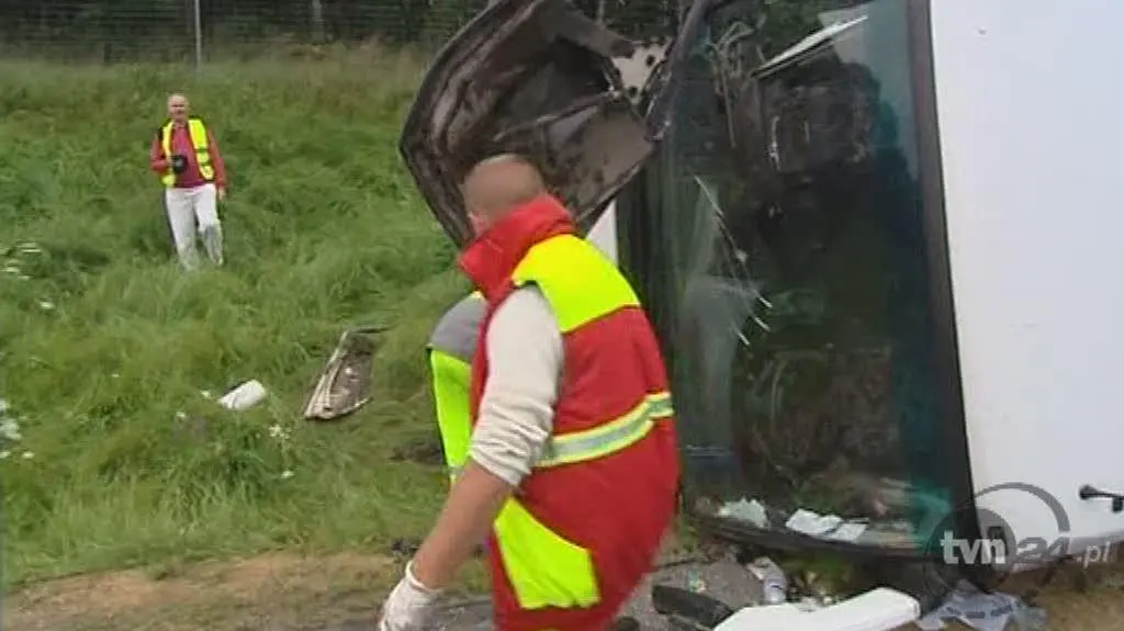Autobus przewrócił się na A4