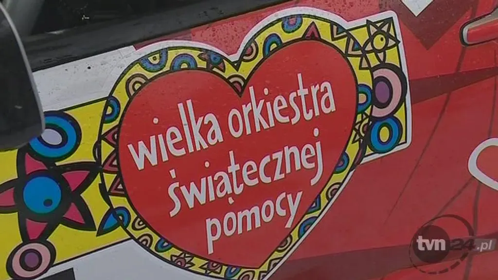 Baiałystok odpalił motory rajdowych samochodów (TVN24)