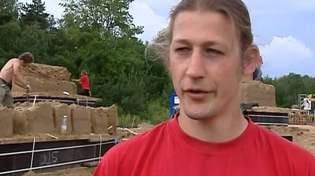 Bartosz Chylewski, jeden z rzeźbiarzy