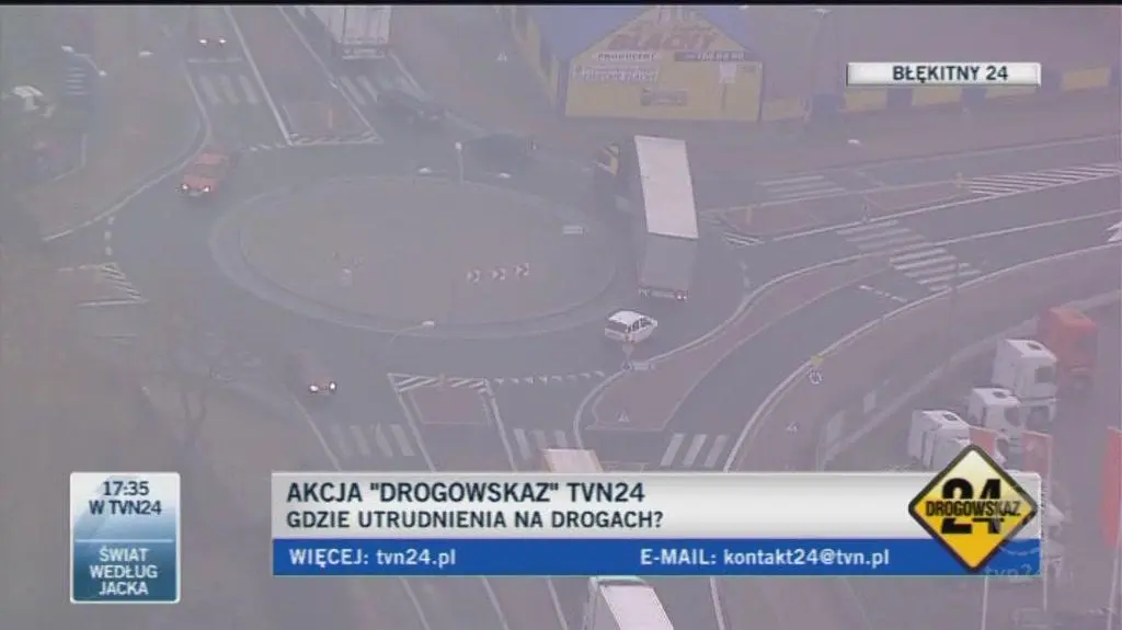 Błękitny 24 nad krajową "dwójką" (Drogowskaz 24)