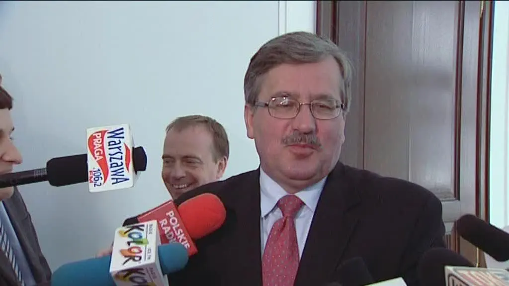 Bronisław Komorowski: Chciałbym być od całej tej małpiarni jak najdalej