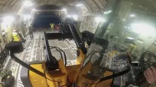 Brytyjczycy spieszą Filipińczykom z pomocą. Z supersprzętem